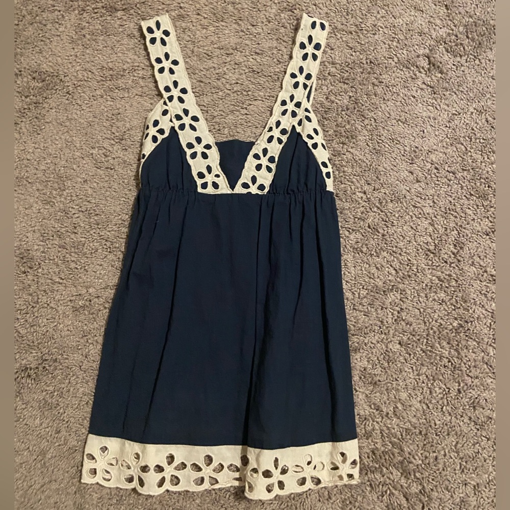 Forever 21 Navy and Eyelet Top Size Small